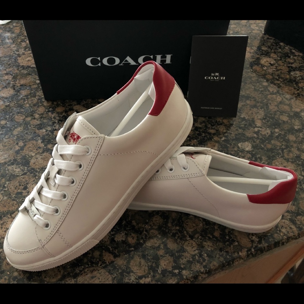 Coach sneaks